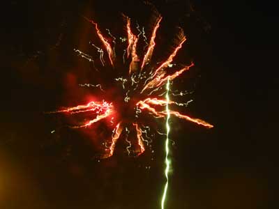 Fuesgos de artificio en la Fiesta Nacional de San Antonio de Padua