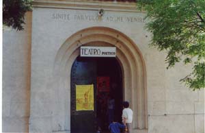 Entrada al Teatro